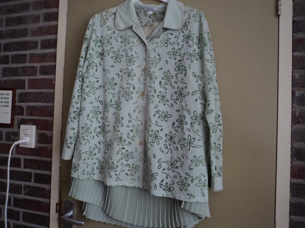 mooi nieuw dames pakje maat 44, Kostuum of Pak, Overige kleuren, Maat 42/44 (L), Nieuw