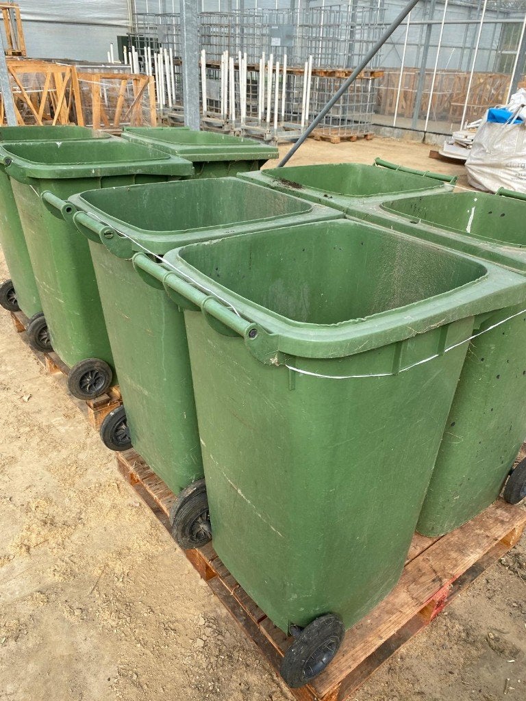 Afvalcontainer 7 stuks, zonder deksel, 40 liter of meer, Ophalen, Gebruikt, Kunststof