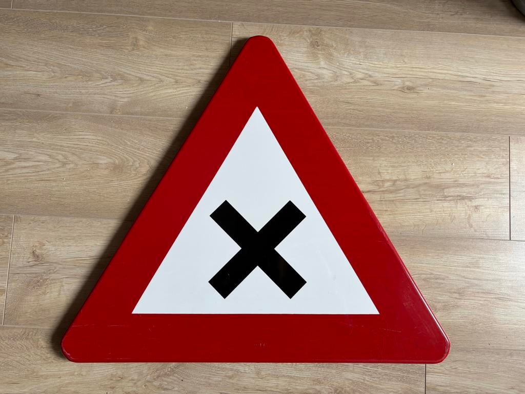 Verkeersbord gevaarlijk kruispunt 67 x 67 x 67 cm, Ophalen, Zo goed als nieuw