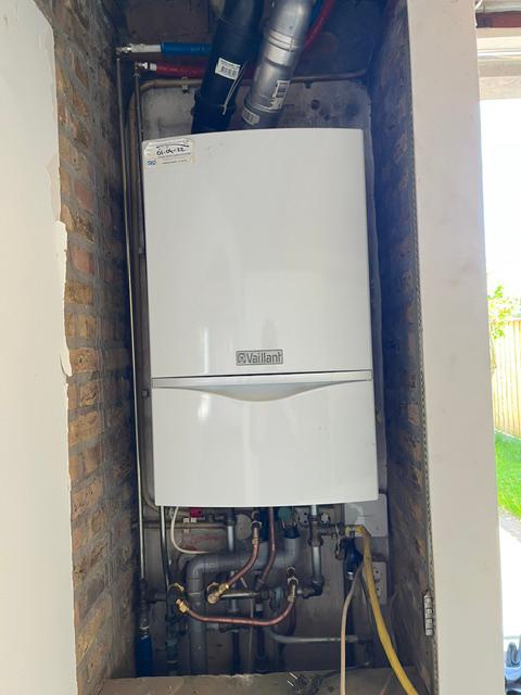 Combi-ketel vaillant gas met draadloze thermostaat, Ophalen, Gebruikt, Minder dan 30 cm, Cv-ketel of Combi-ketel