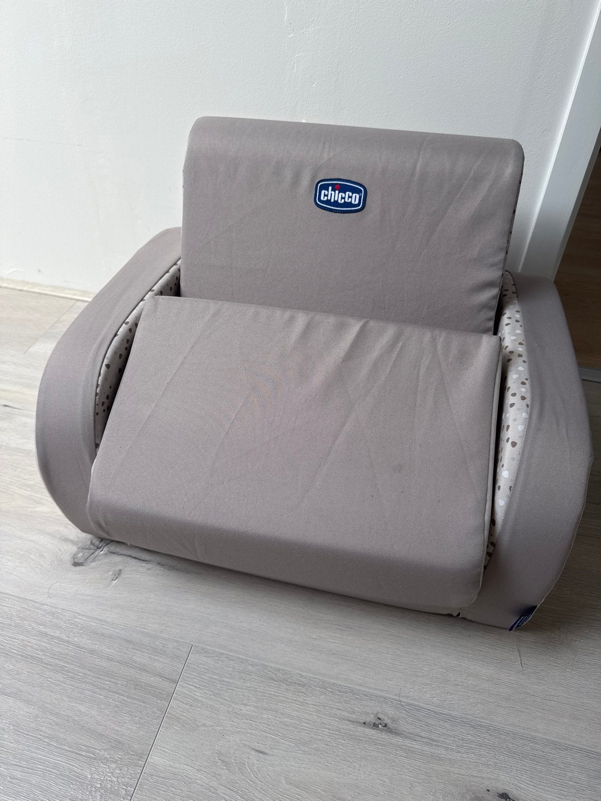 Chicco kinderbankje/sofa - Wasbaar, rookvrij huis, Ophalen, Gebruikt, Stoel