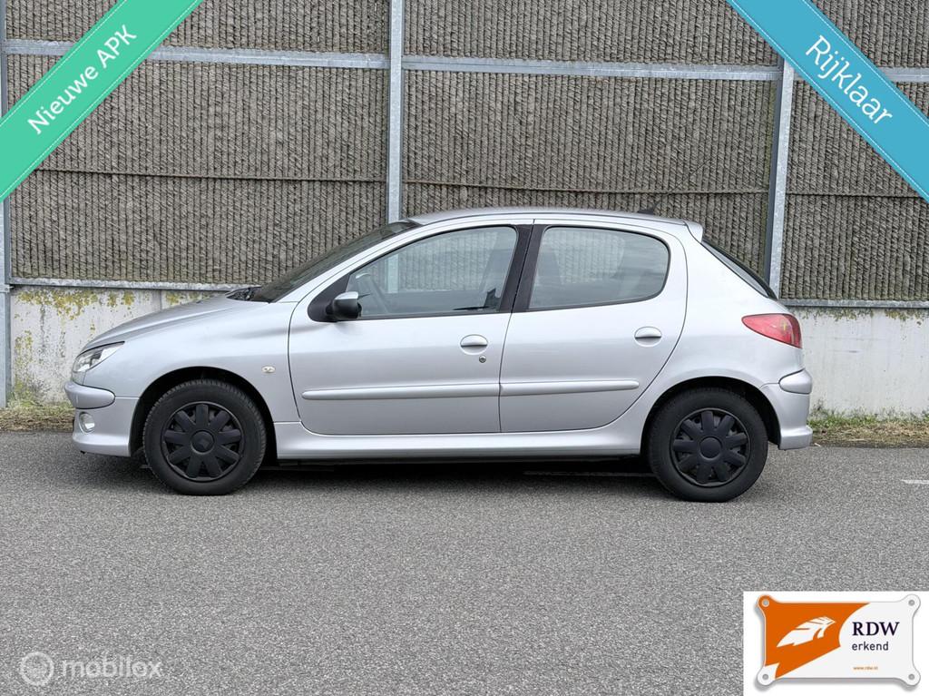 Peugeot 206 1.4 Air-line 3 NAP/AIRCO/NWE APK/NETTE AUTO, Voorwielaandrijving, 31 €/maand, 4 cilinders, Origineel Nederlands