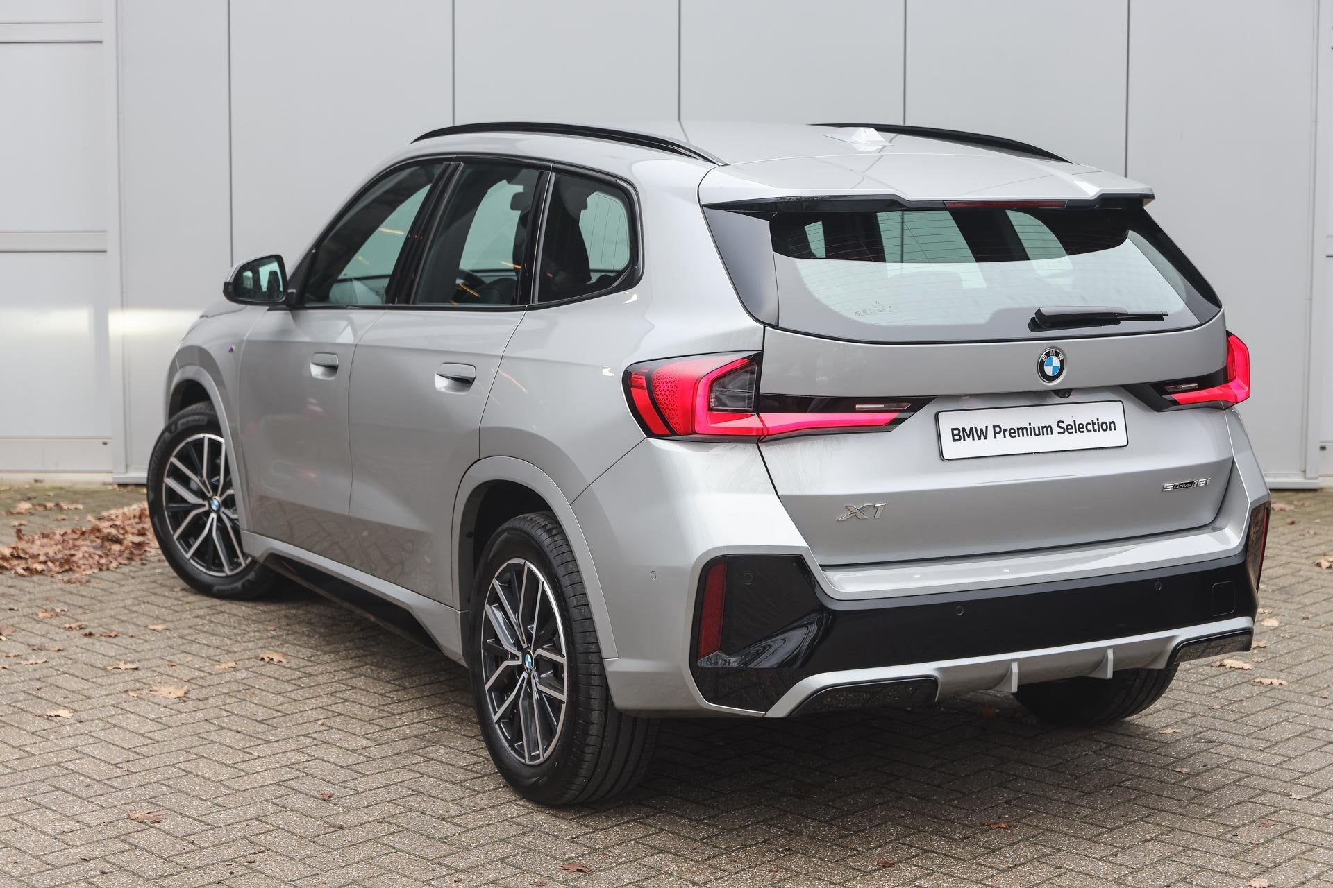 BMW X1 sDrive18i M Sport Automaat / Sportstoelen / Adaptieve, Auto's, BMW, 136 pk, Gebruikt, Met garantie (alle), Bedrijf