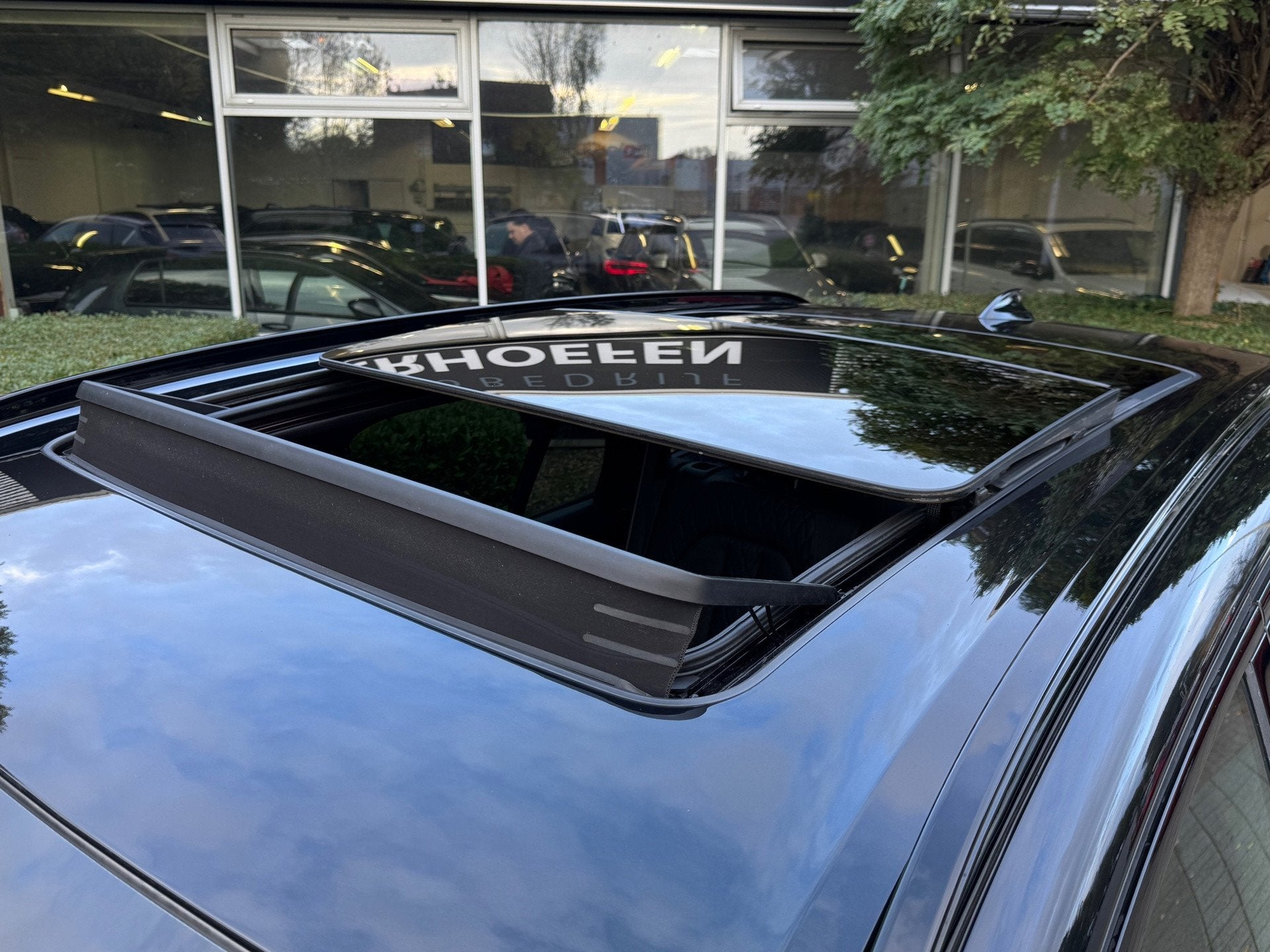 BMW X5 M50i High Executive - SKYLOUNGE - MAXTON DESIGN - LAS, Automaat, Gebruikt, 4395 cc, Zwart