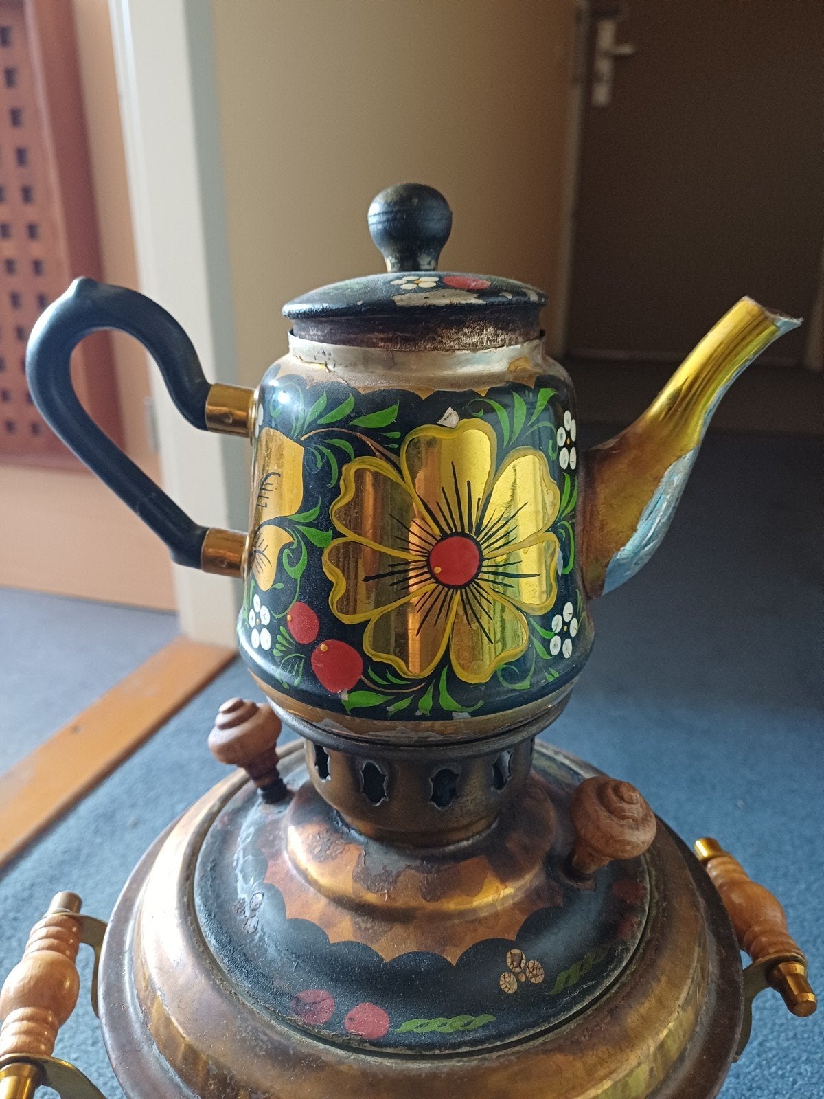 Samovar met bloemmotief (werkt waarschijnlijk niet), Antiek en Kunst, Ophalen