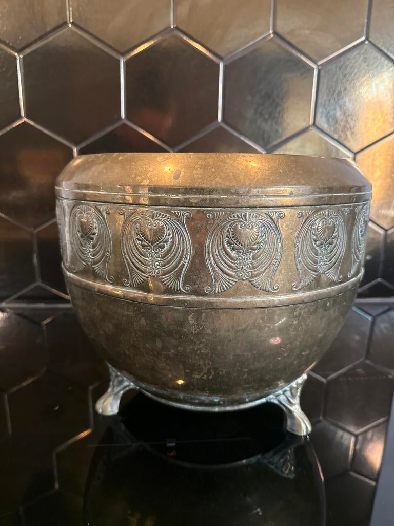 Antieke koperen pot met decoratieve patronen, Ophalen