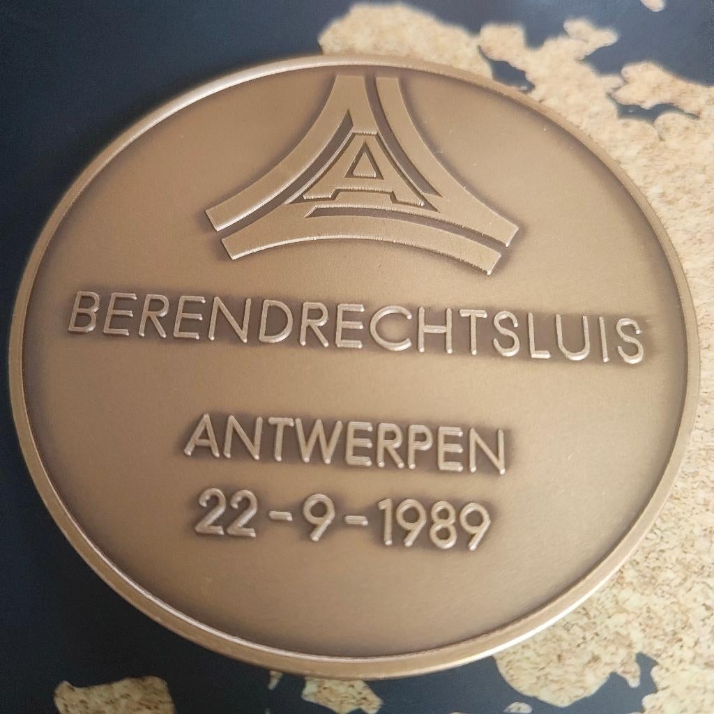 herdenkingsmedaille Berendrechtsluis 1989 (inhuldiging), Postzegels en Munten, Penningen en Medailles, Ophalen of Verzenden, Overige materialen