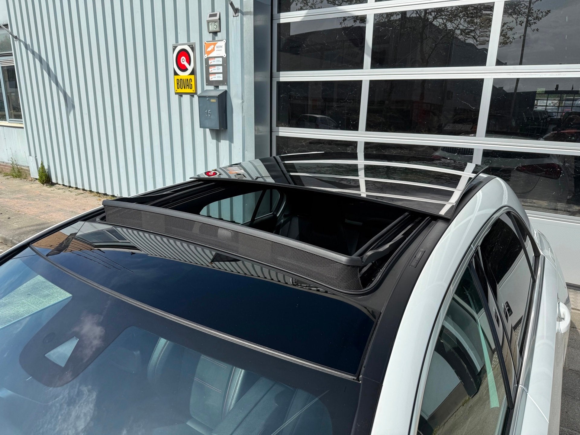 Mercedes-Benz A-klasse 200 AMG LED/PDC/CAM/LEER/NAVI/LMV18, 12 maanden, Gebruikt, 4 cilinders, Bedrijf