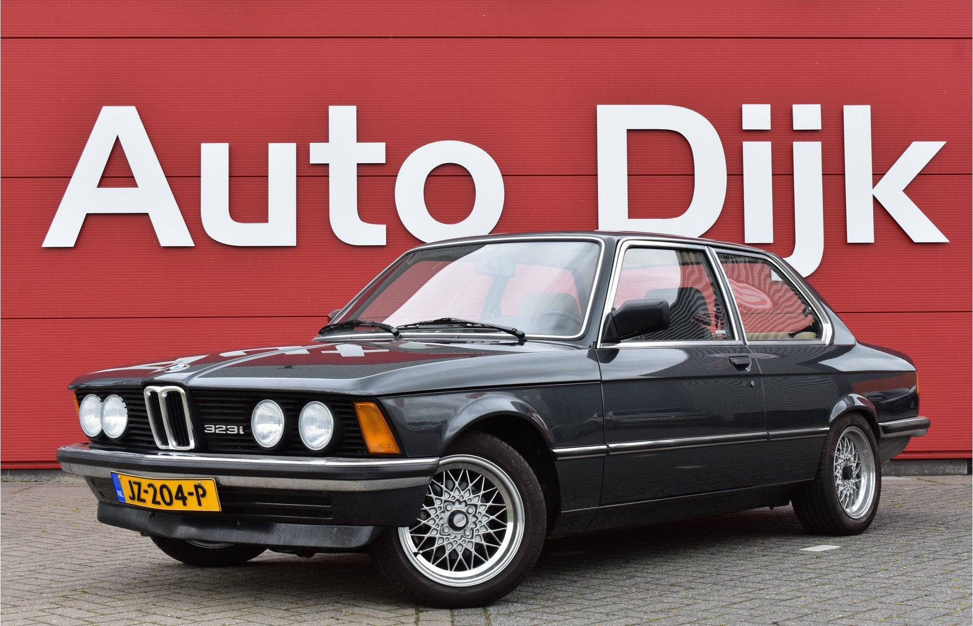 BMW 3-serie 323i Uniek! | Top gerestaureerd | Volledige docu, Auto's, Beige, 2300 cc, Bedrijf, Handgeschakeld