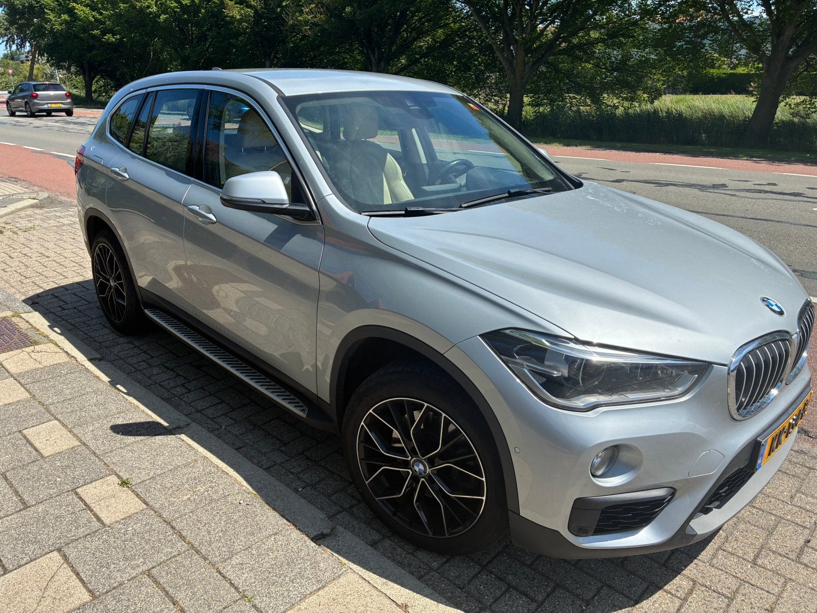 BMW X1 2.0 Sdrive High Executive 20I AUT, 1998 cc, 1800 kg, Particulier, SUV of Terreinwagen