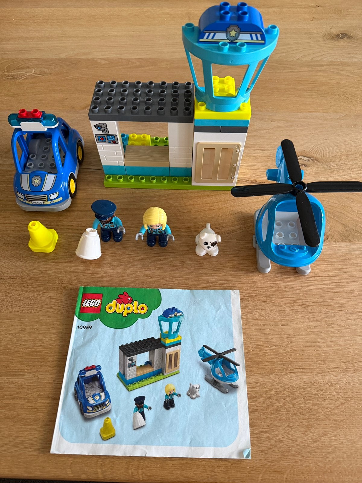 Duplo set 10959 Politiebureau, compleet met handleiding, Kinderen en Baby's, Speelgoed | Duplo en Lego, Ophalen, Zo goed als nieuw