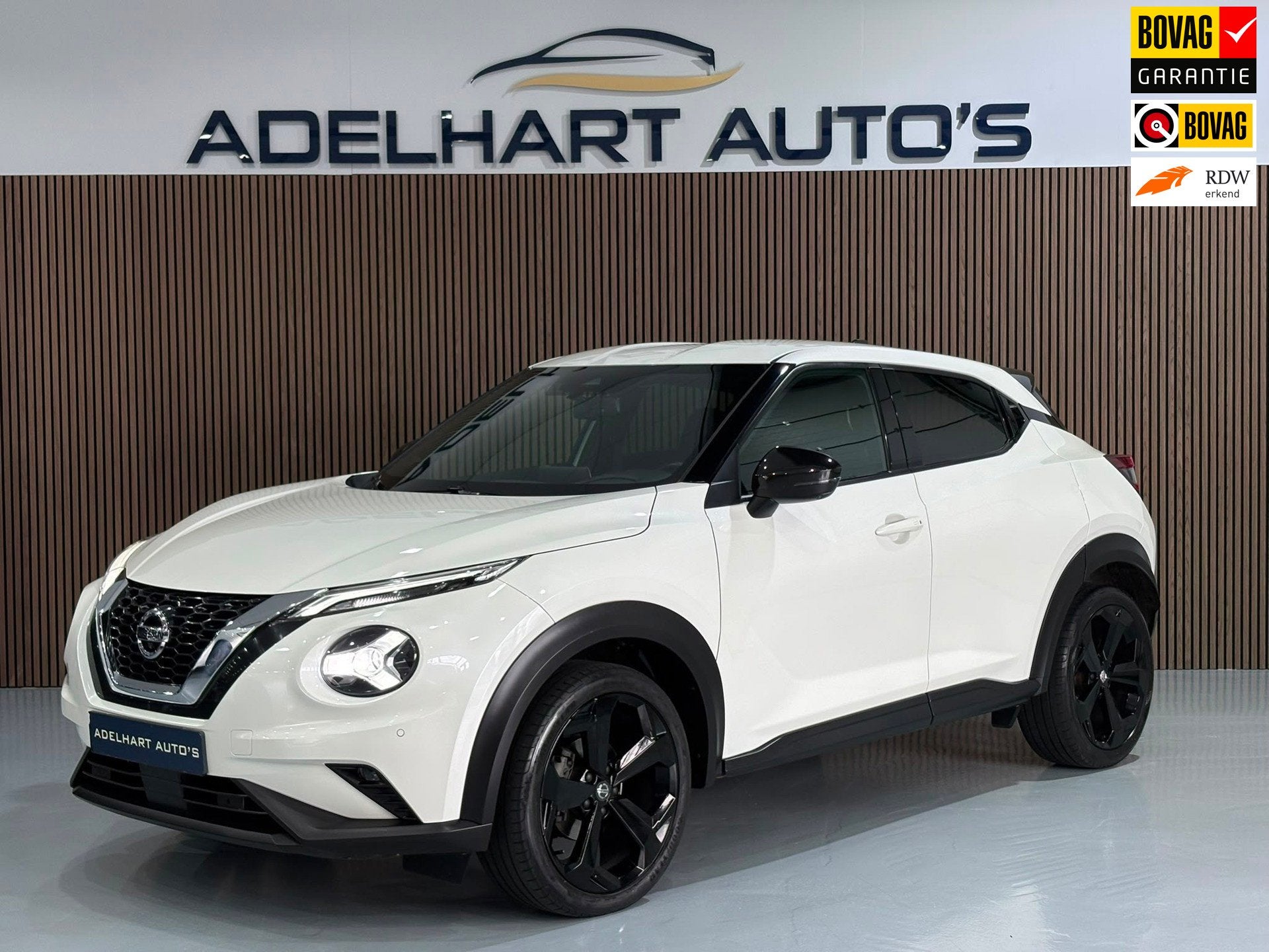 Nissan Juke 1.0 DIG-N Connecta Automaat / Navigatie full map, Auto's, Nissan, Dealer onderhouden, Wit, Bedrijf, 3 cilinders