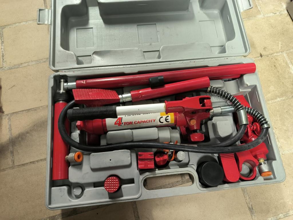 Hydraulische Carrosserie Reparatie Kit 4 Ton, Ophalen of Verzenden, Gebruikt