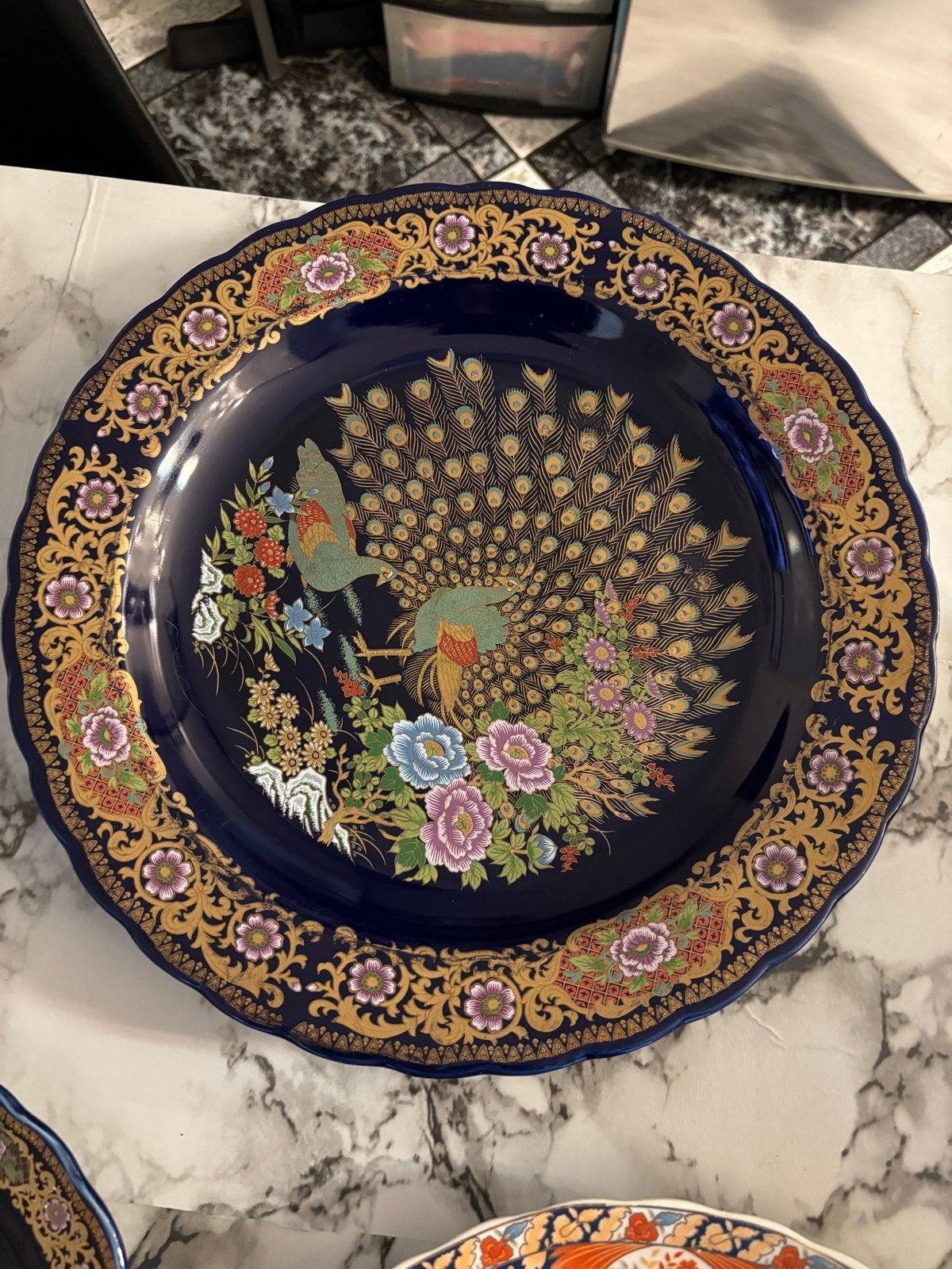 Decoratieve schaal met pauwen en bloemen, donkerblauw, Antiek en Kunst, Ophalen