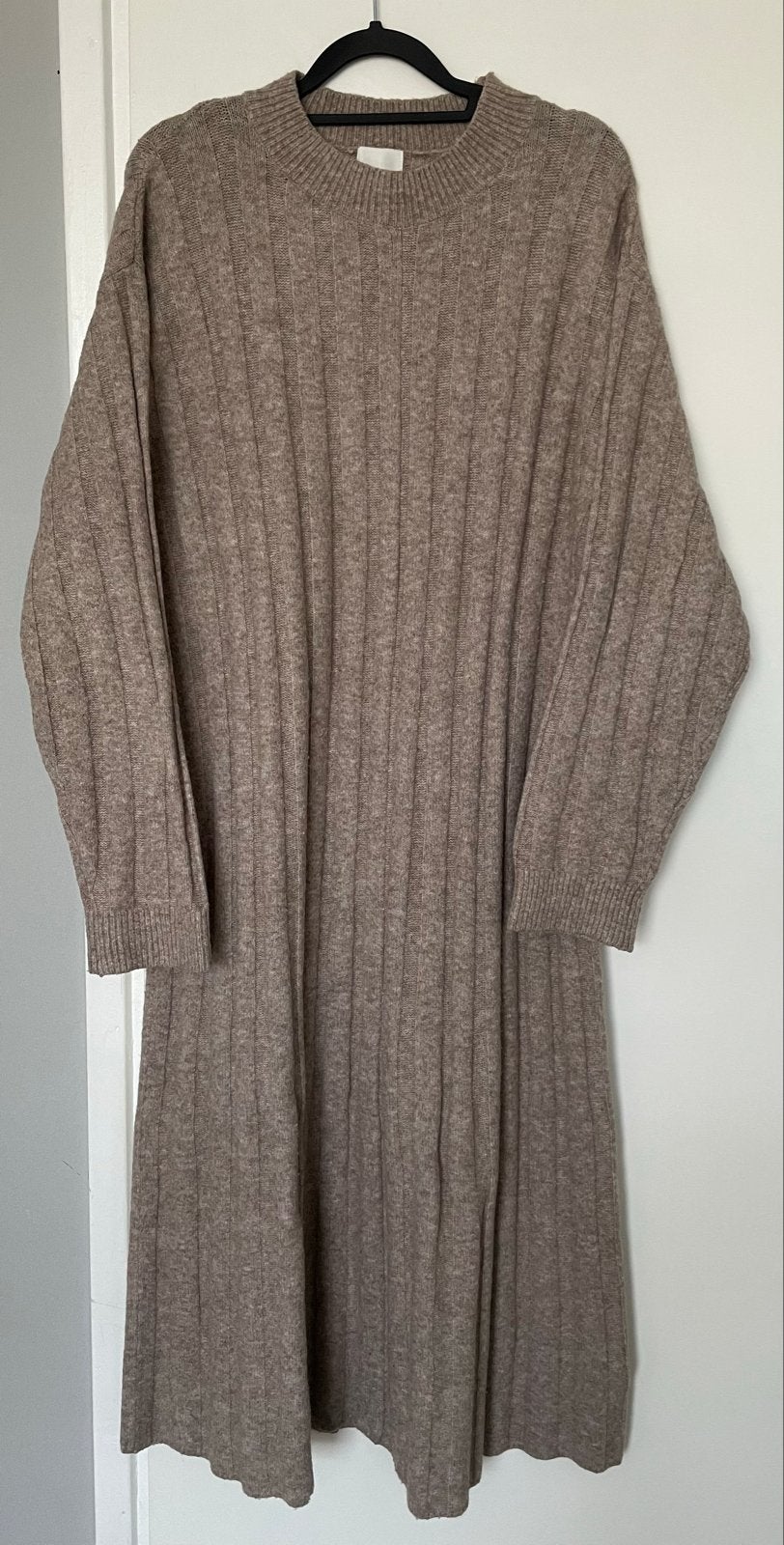 H&M Geribbelde gebreide jurk - Beige, Beige, Ophalen of Verzenden, Zo goed als nieuw, Maat 36 (S)