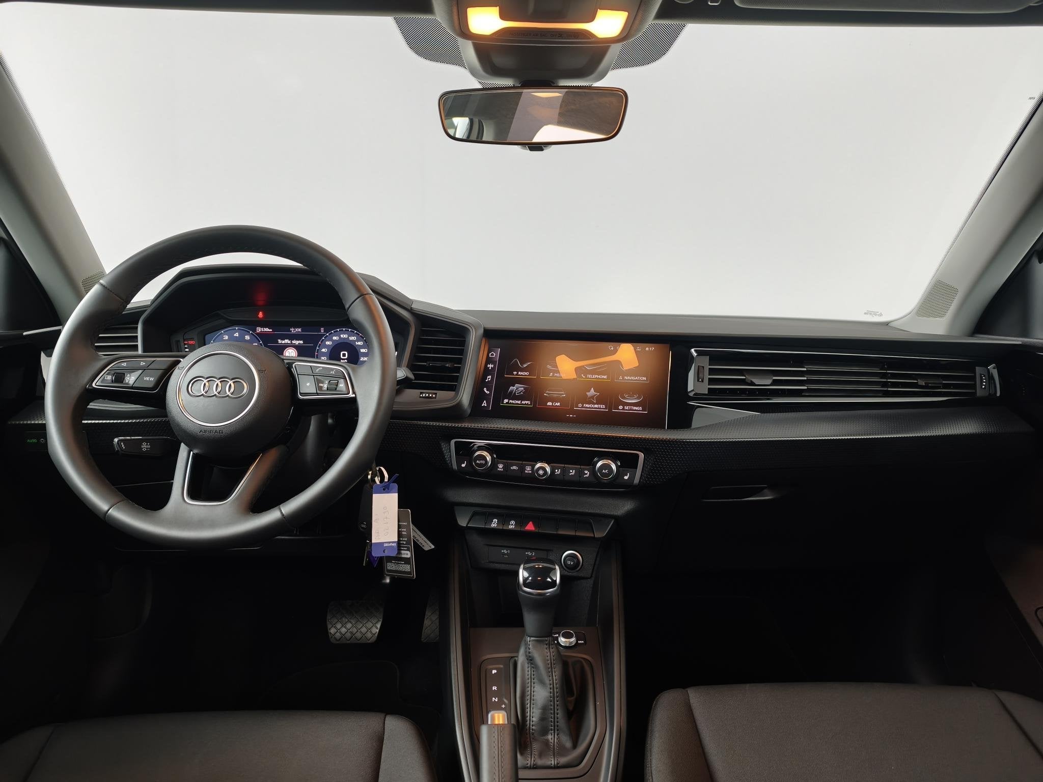 Audi A1 Sportback 30 TFSI Advanced edition | Parkeersensor |, Auto's, Audi, Stof, 116 pk, Wit, Bedrijf