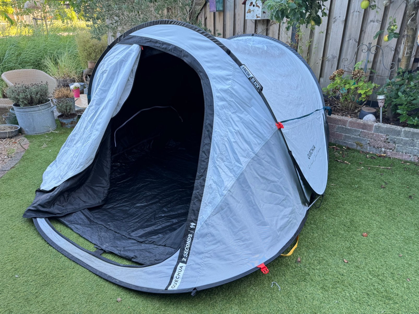Quechua Fresh&Black 2 persoons popup tent Decathlon, Ophalen of Verzenden, Zo goed als nieuw, Tot en met 2