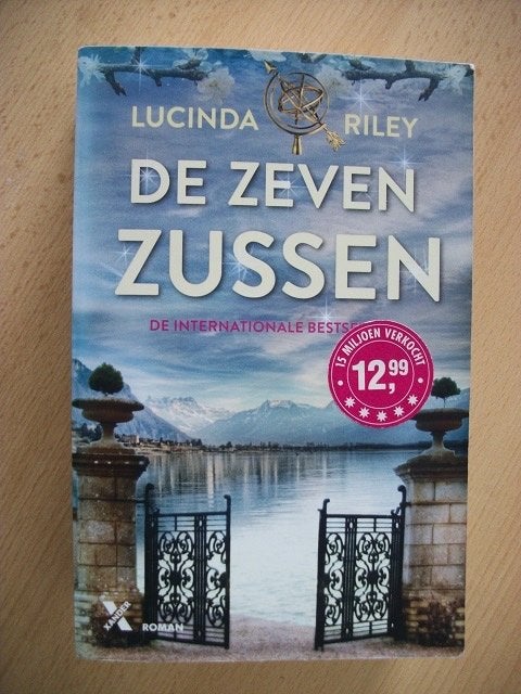 De Zeven Zussen ( deel 1 ), Lucinda Riley., Ophalen of Verzenden, Gelezen, Lucinda Riley