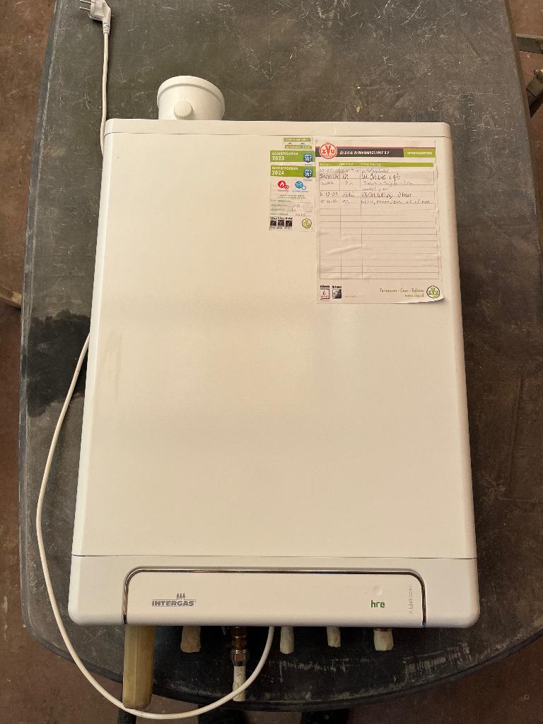 Intergas Kombi Kompakt HRE 24/18 A CW3 excentrisch 80/80, Doe-het-zelf en Verbouw, Verwarming en Radiatoren, Ophalen, 30 tot 80 cm