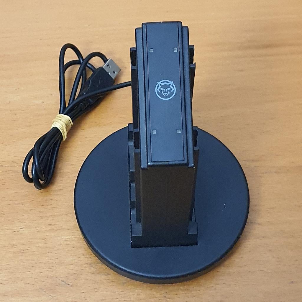 Oplaadstation voor 4x Nintendo Switch Joy-Con, 3 spelers of meer, Ophalen of Verzenden, Gebruikt, Vanaf 12 jaar