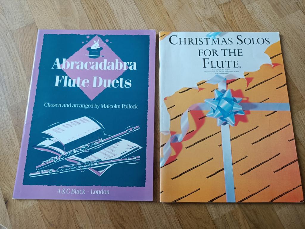2 dwarsfluitboeken: Abracadabra Flute Duets & Christmas Solo, Muziek en Instrumenten, Bladmuziek, Gebruikt, Les of Cursus, Dwarsfluit of Piccolo