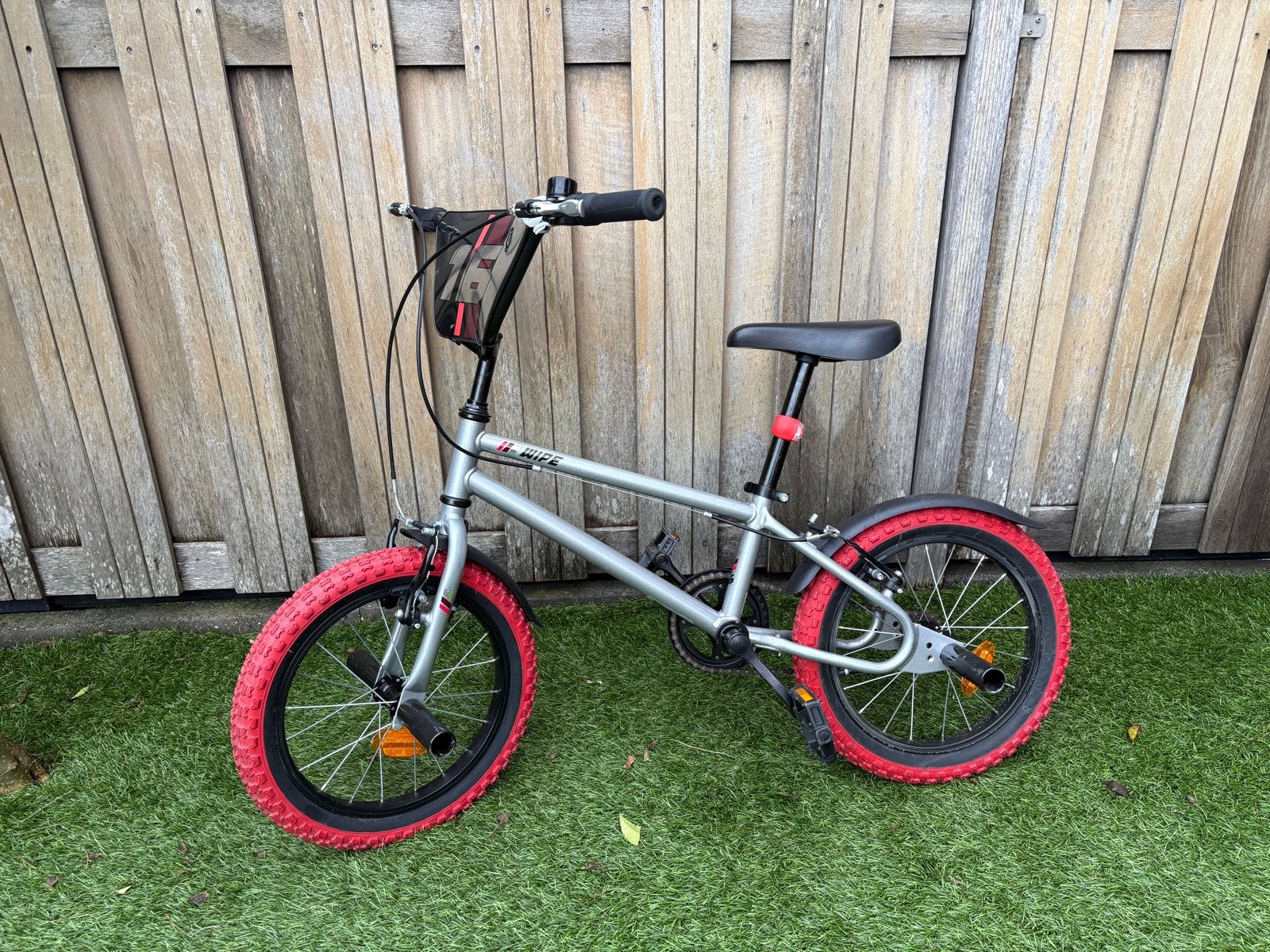 BMX BTWIN WIPE 500 16inch - Zo goed als nieuw, Ophalen, 16 tot 20 inch, Staal, Velgrem
