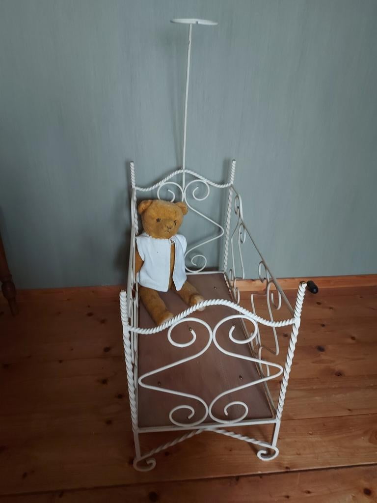 Klein smeedijzer bedje, Antiek en Kunst, Ophalen of Verzenden