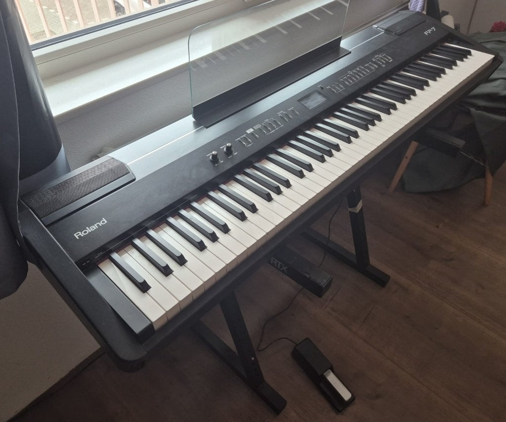 Roland FP 7 Digitale Piano – 88 Gewogen Toetsen, Topconditie, Ophalen, Zwart, Digitaal, Zo goed als nieuw