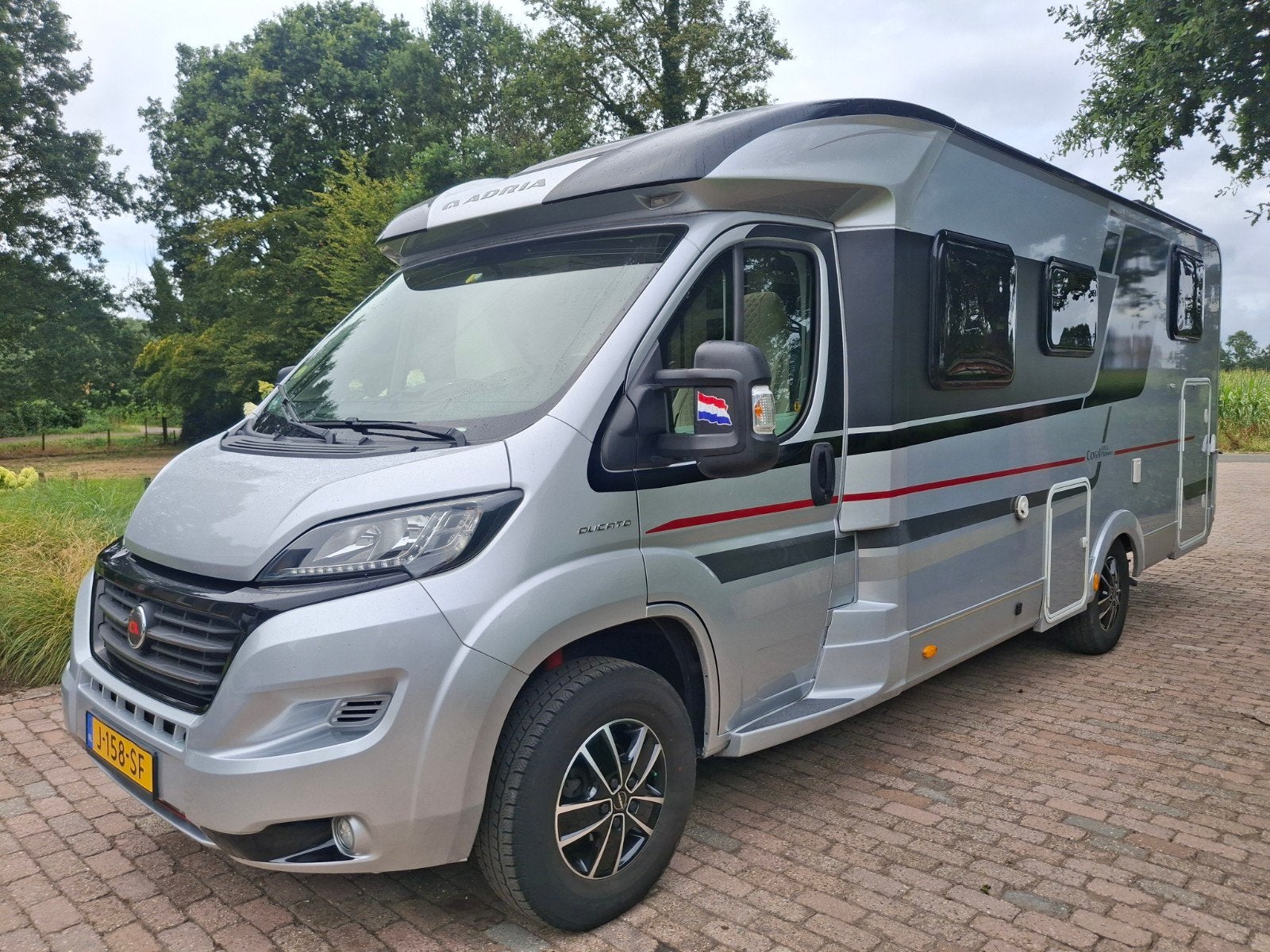 " Adria enkele bedden 2017 - vol opties", Caravans en Kamperen, Bedrijf, Adria, Half-integraal, Tot en met 4