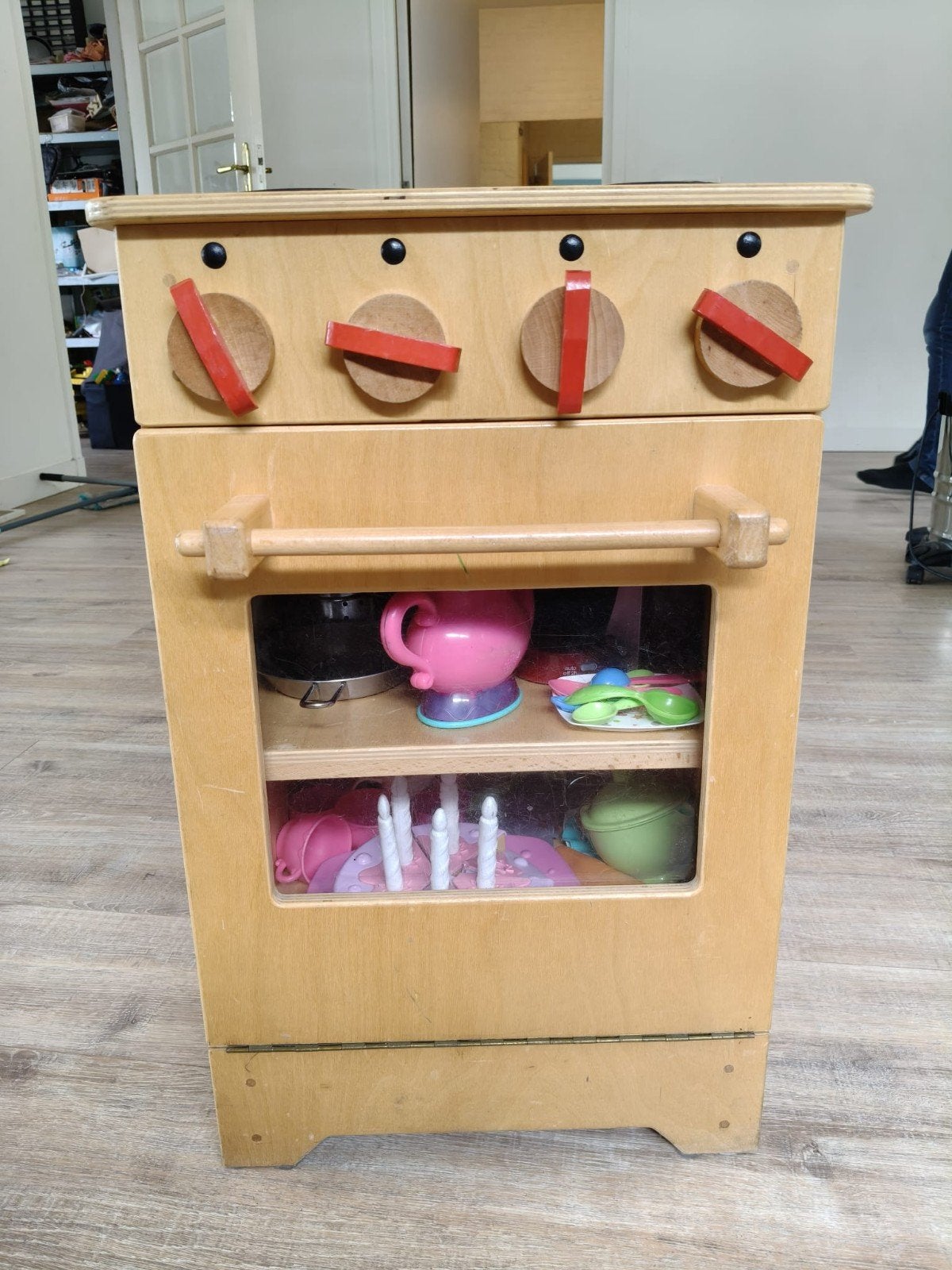 Houten kinderkeuken met uitgebreide inhoud, Ophalen, Gebruikt, Ontdekken