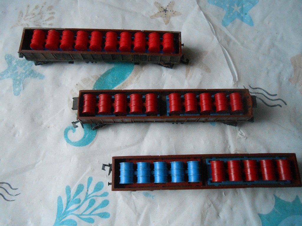 Ibertren 413, 3x lage boordwagons met benzine vaten beladen, Overige merken, Treinset, Gelijkstroom, Ophalen of Verzenden