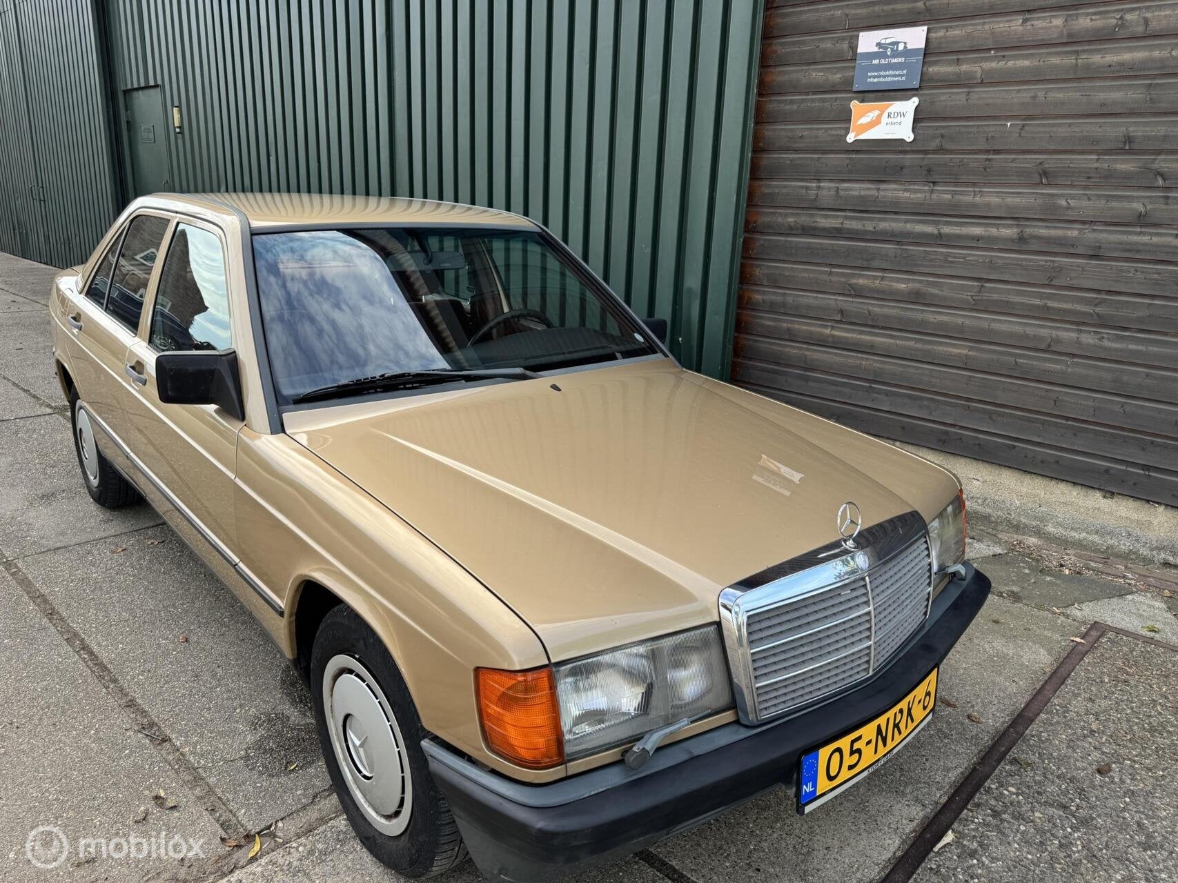 Mercedes-Benz 190-serie 2.0 E AUT Elektr.Ramen Ex.Zwitsers, Auto's, Achterwielaandrijving, Bruin, 122 pk, Mercedes-Benz