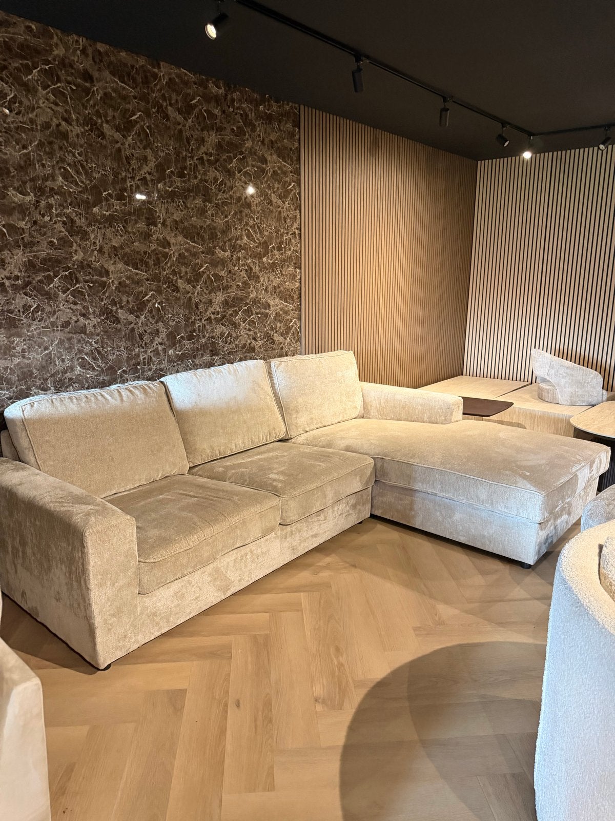 Bank met lounge beige 280cm SHOWMODEL, Ophalen, 250 tot 300 cm, 100 tot 125 cm, Hoekbank