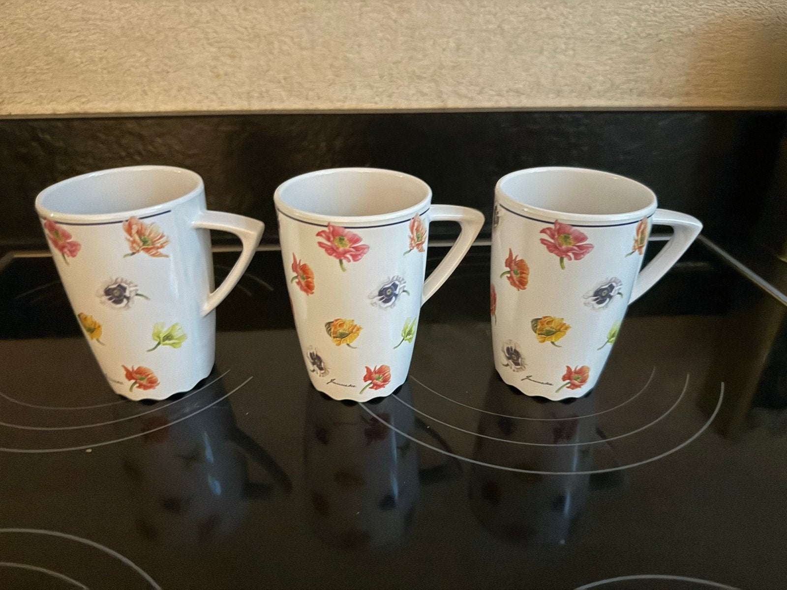 3 Janneke Brinkman (Mepal Rosti) mokken met bloemmotief, Ophalen of Verzenden, Gebruikt