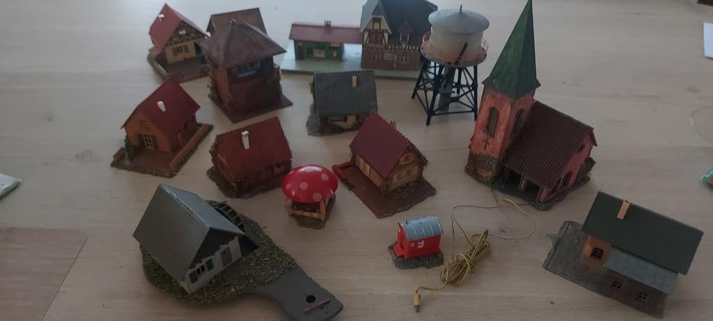 FALLER huisjes ,watermolen+pompje, kerk+bel, VL, ENZ, Hobby en Vrije tijd, Modeltreinen | H0, Ophalen of Verzenden, Gelijkstroom of Wisselstroom