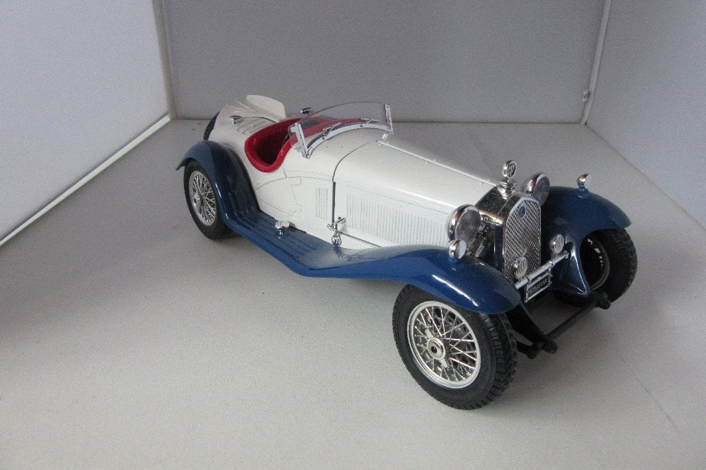 Alfa Romeo 2300 spider1932  1;18, Hobby en Vrije tijd, Modelauto's | 1:18, Ophalen of Verzenden, Zo goed als nieuw, Auto, Bburago