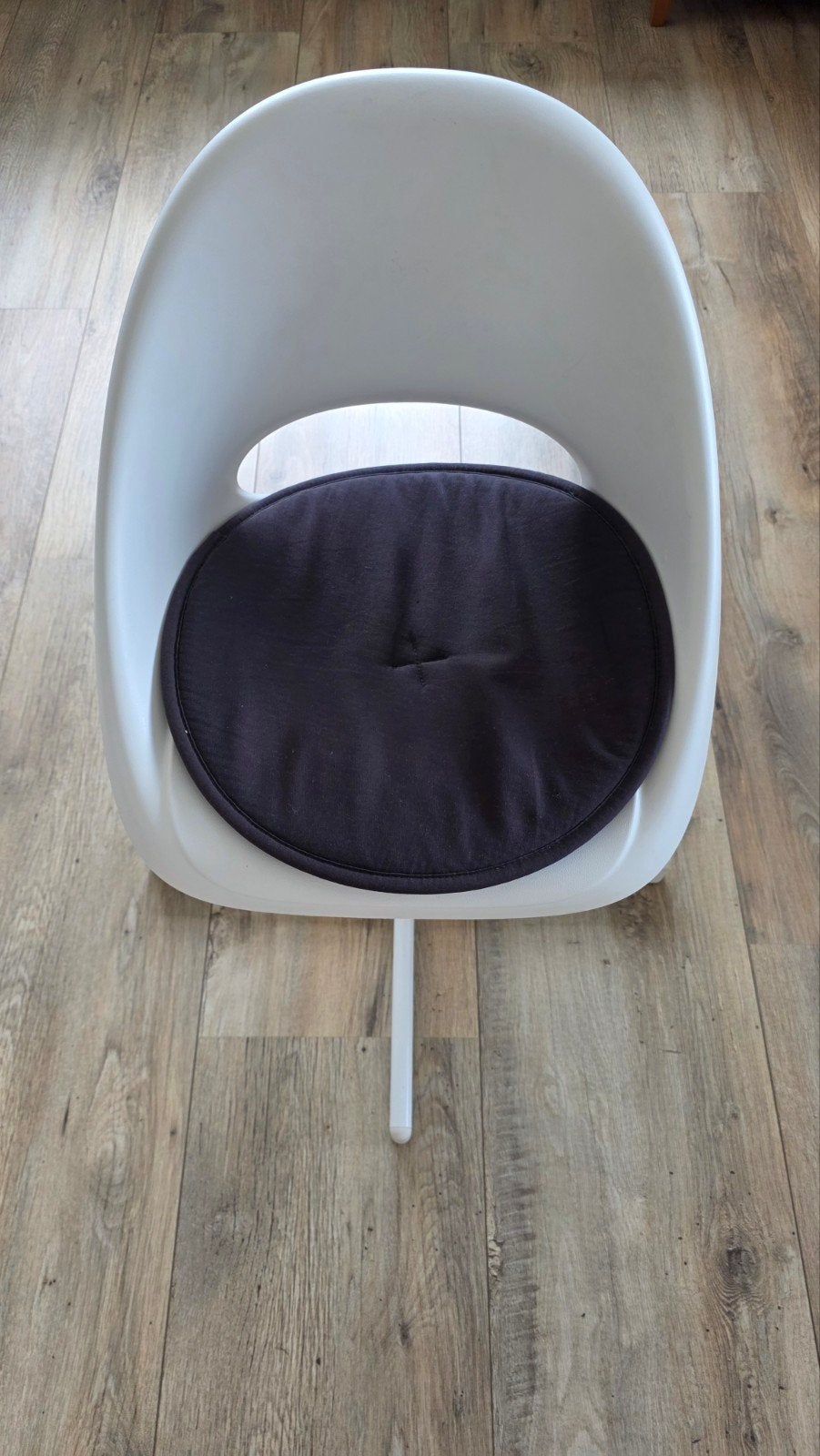 Witte kinder bureaustoel (Ikea) met donkergrijs kussen, Huis en Inrichting, Ophalen, Stof, Modern design, Wit