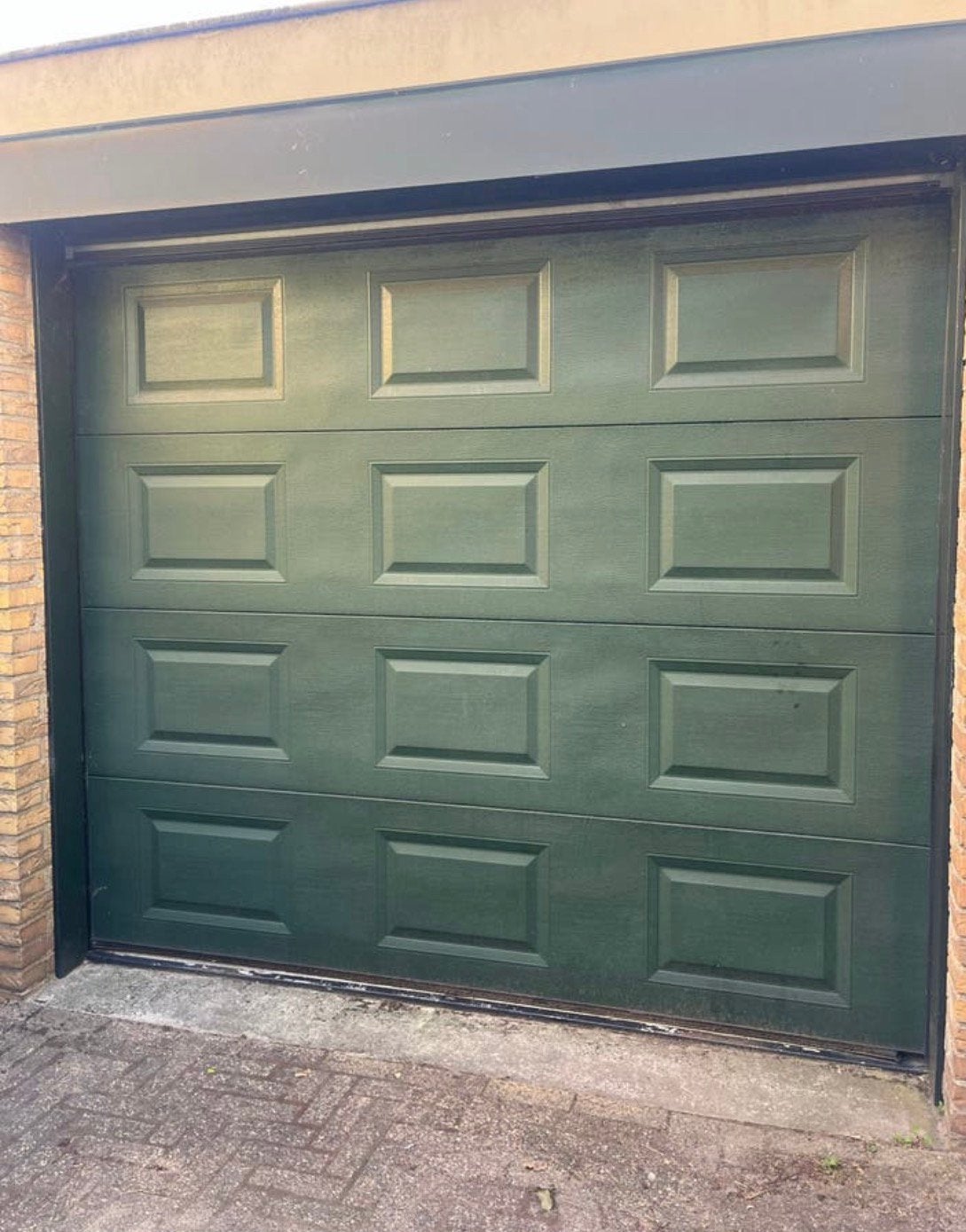 Elektrische garagedeur / sectionaaldeur