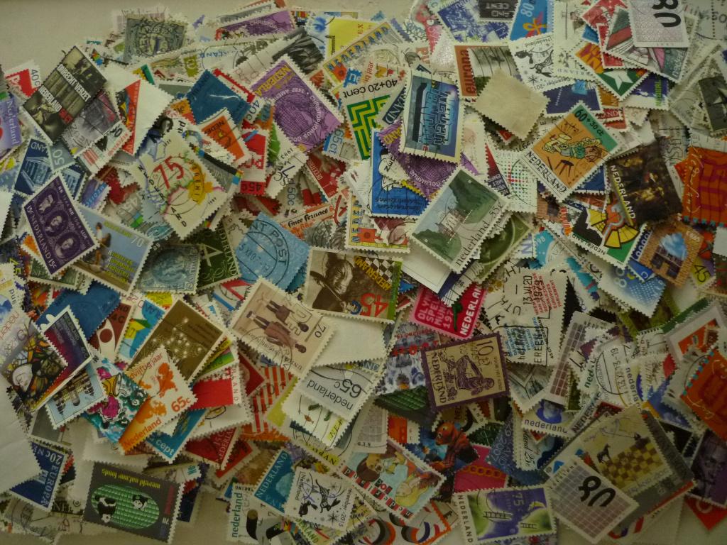 Partij zegels Nederland afgeweekt ruim 250 gram, Postzegels en Munten, Postzegels | Volle albums en Verzamelingen, Ophalen of Verzenden