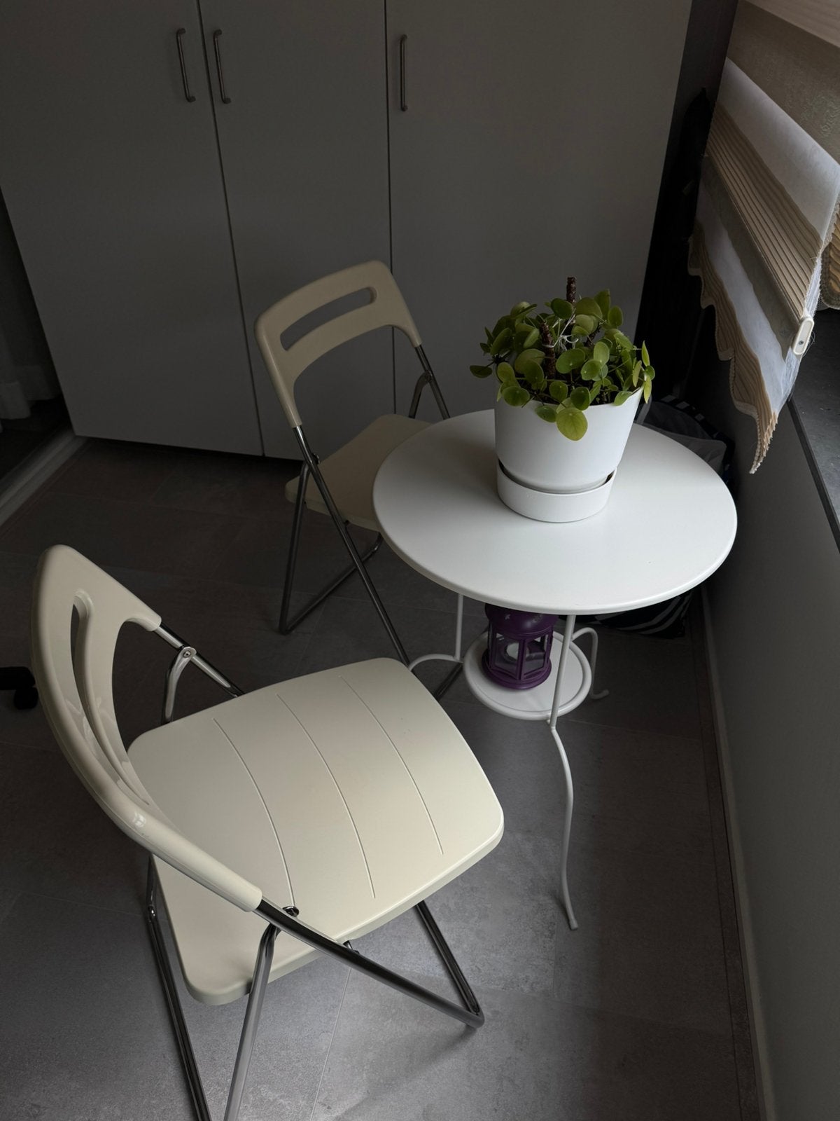 Leuke Balkonset / Bistro Set (Tafeltje met 2 Inklap Stoelen), Ophalen of Verzenden, Zo goed als nieuw, 2 zitplaatsen