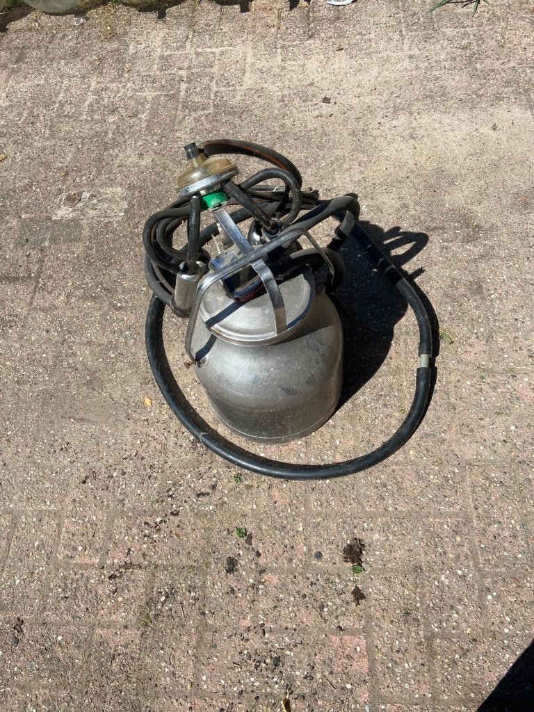 melkketel vacuumvat en melkklauwen alfalaval