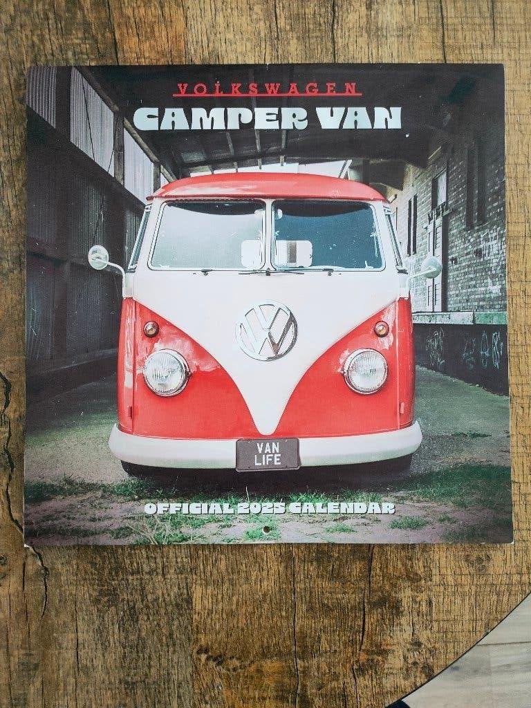 Volkswagen muurkalender kalender 2025, Ophalen of Verzenden, Maandkalender, Zo goed als nieuw
