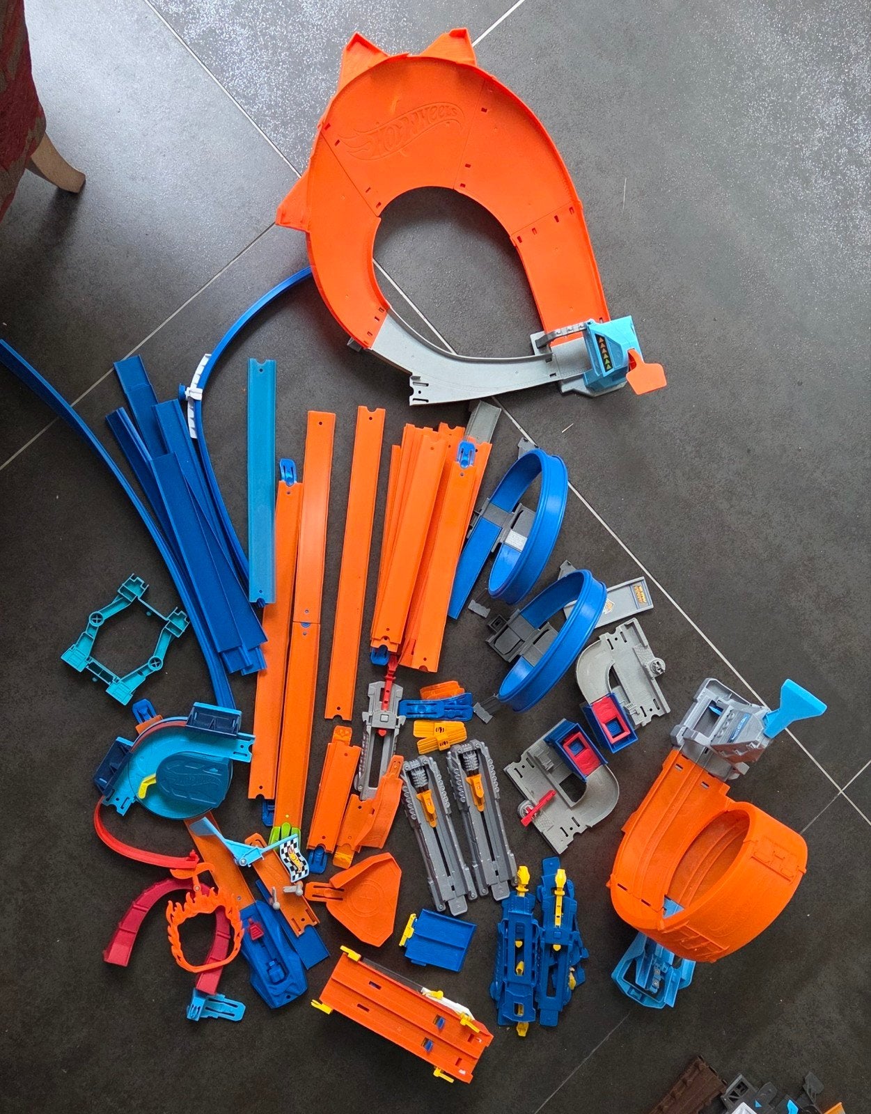 Grote set Hotwheels onderdelen (zonder auto's), Ophalen, Gebruikt