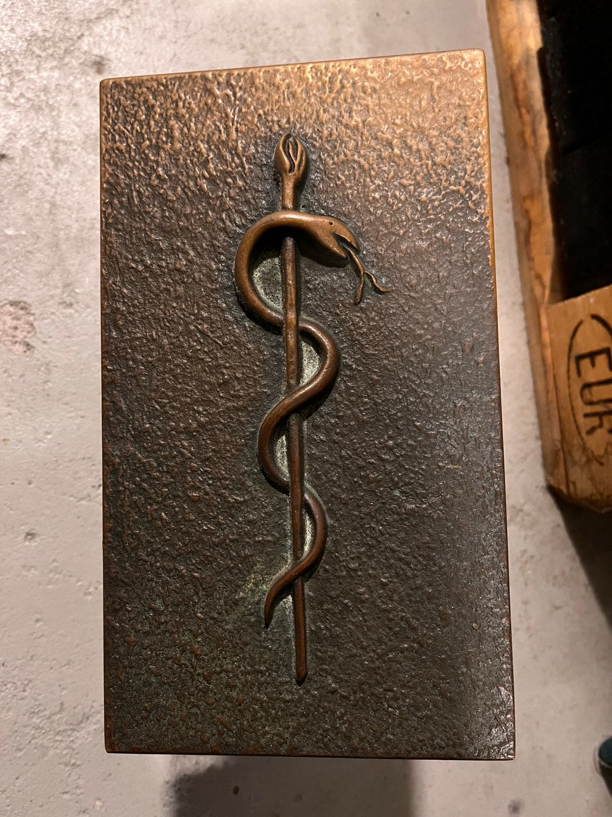 Unieke Bronzen Esculaap Plaat / Deurgreep (10,5 kg!), Antiek en Kunst, Ophalen of Verzenden
