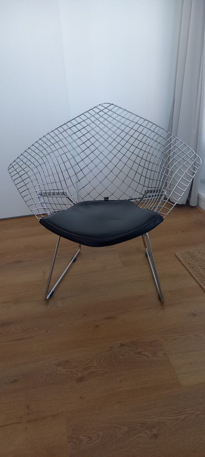 2 stuks design Harry Bertoia Diamond chairs, Ophalen, Jaren 60 - 70 chroom, Gebruikt, Minder dan 75 cm