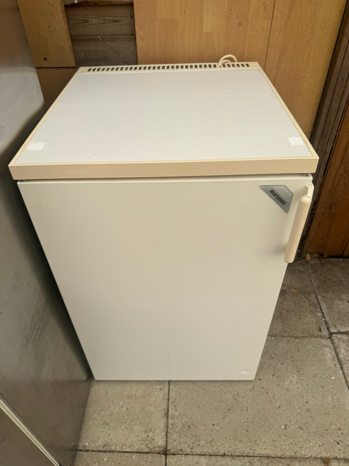 Marynen tafelmodel koelkast, 100 tot 150 liter, Ophalen, 85 tot 120 cm, Zonder vriesvak