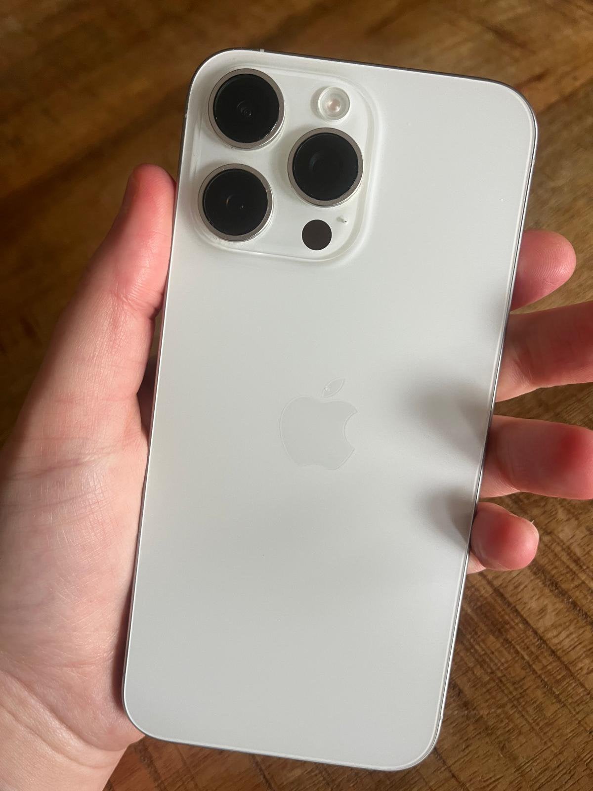 iPhone 15 Pro Max 256GB, IPhone 15 Pro Max, Zo goed als nieuw, 87 %, Zilver