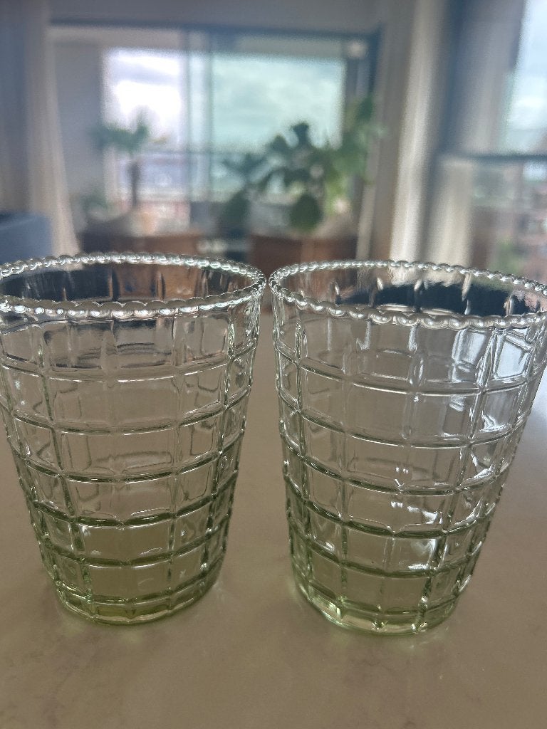 12 prachtige groene glazen, Ophalen