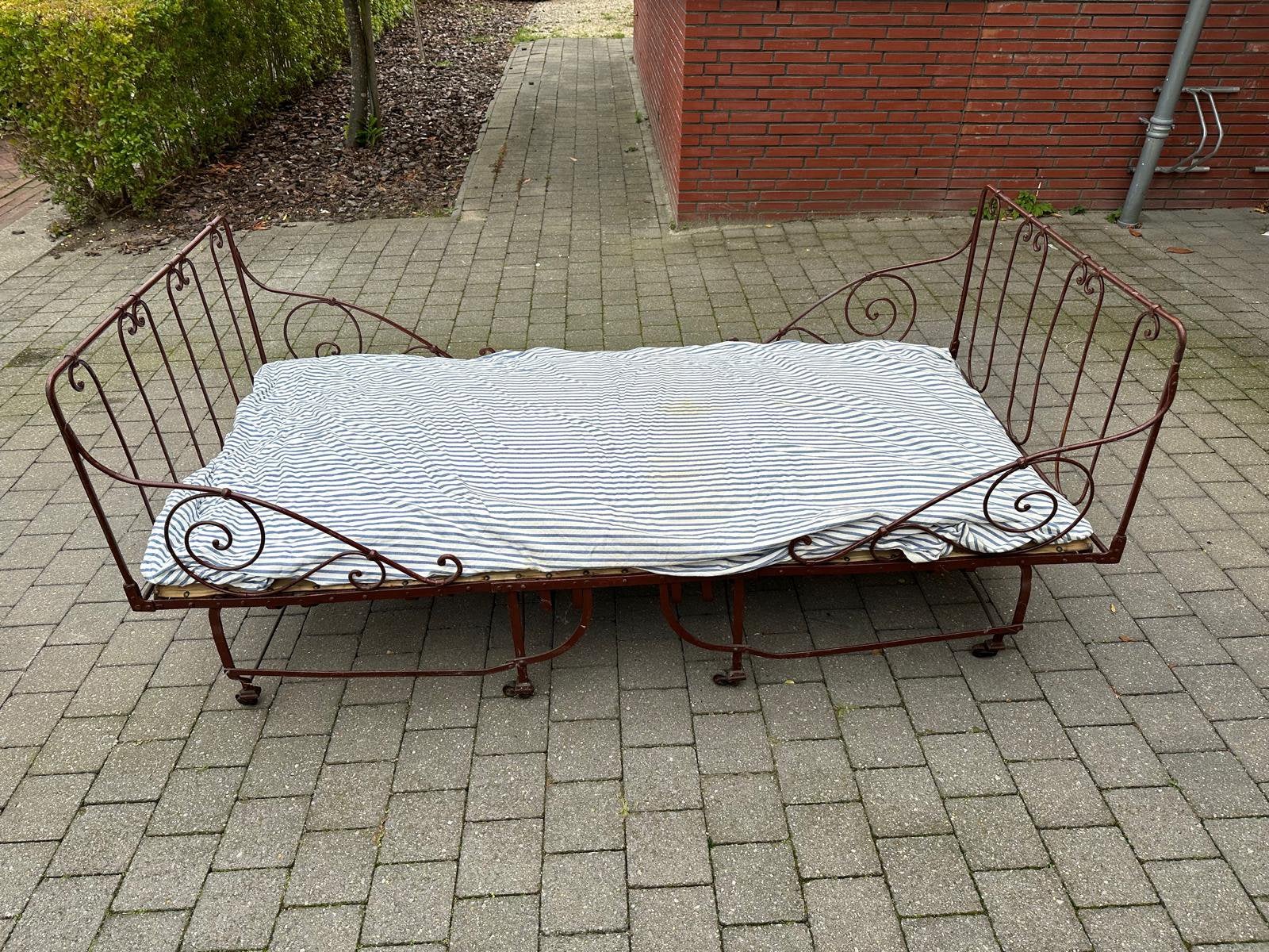 Antiek opklapbed uit 1900, Ophalen