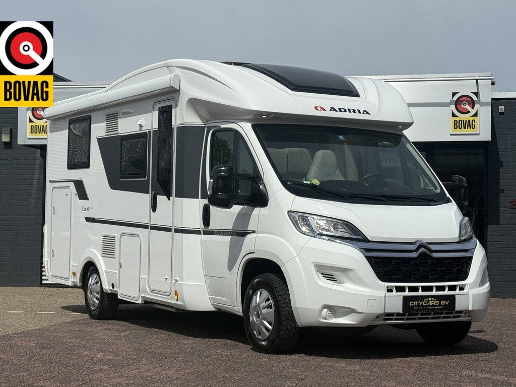 Adria CORAL 600 SC 164 pk euro 6 zeer compacte camper queenb, Ringverwarming, 6 tot 7 meter, Bedrijf, Adria